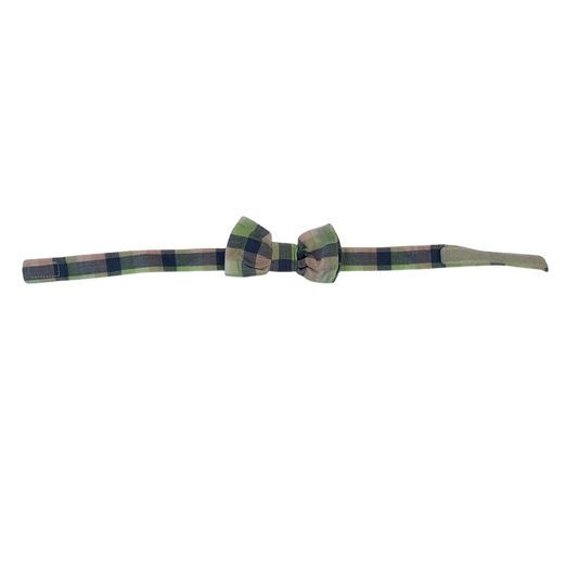 Boys unknown blue pink and green Bow tie size 6 mth