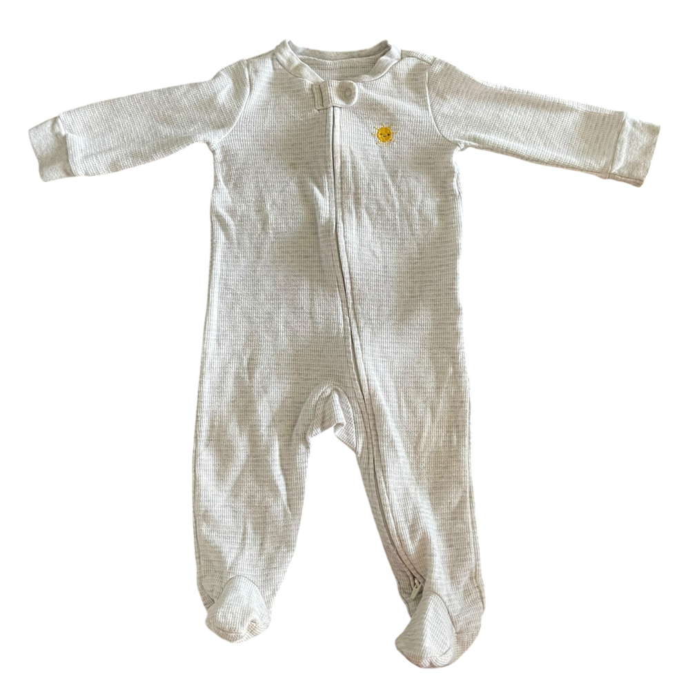 Boys carter’s white Onesie  size 6 mth