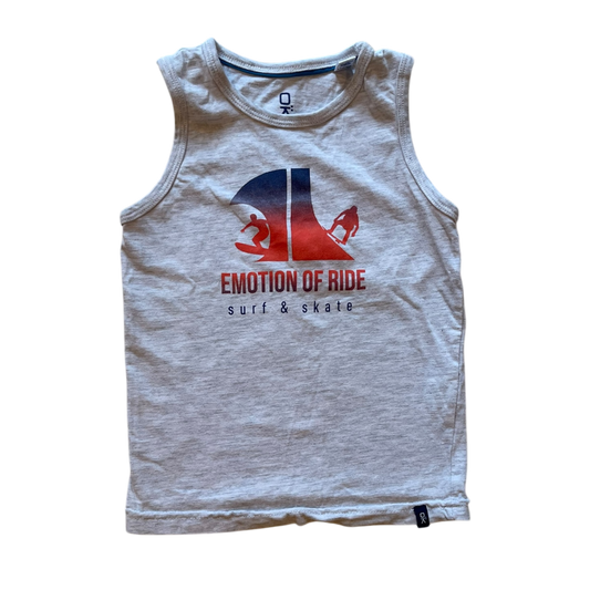 Boys Okaïdi gray T-shirt size 5