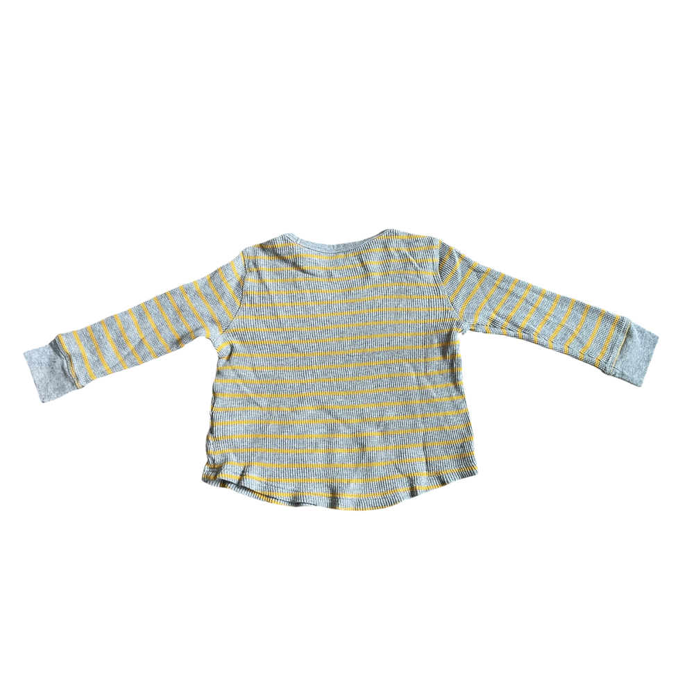 Boys gap gray and yellow Sweatshirt size 4