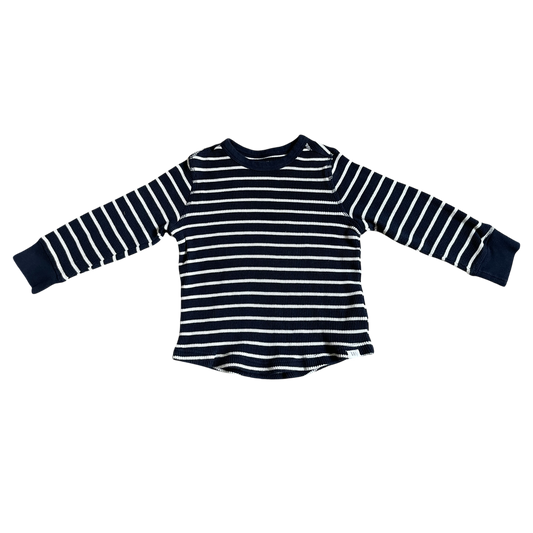 Boys gap navy and white Sweatshirt size 4