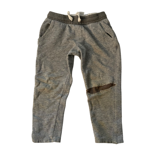 Boys carter’s gray Bottom size 4