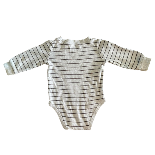 Boys carter’s gray Romper size 9 mth