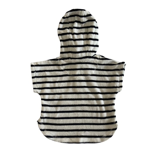 Boys gap navy and white Sweatshirt size 6 mth