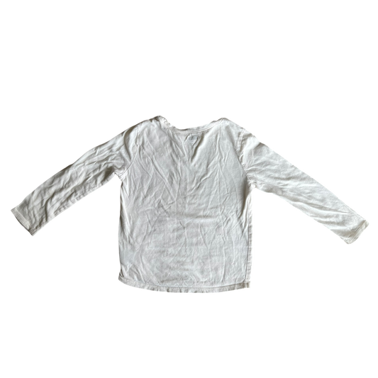 girls old navy white T-shirt size 5